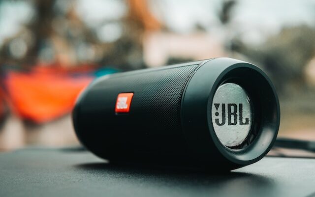 How To Pair Multiple JBL Speakers? 