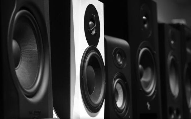 Best Speakers For Bass Without Amp 